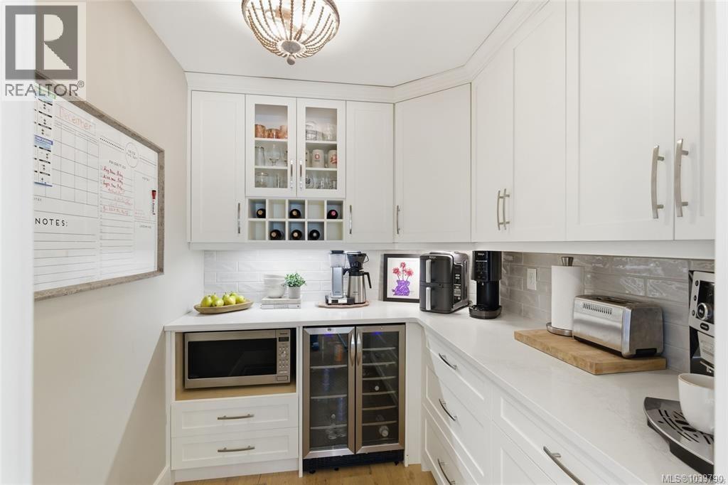 4839 Fillinger Cres - 22
