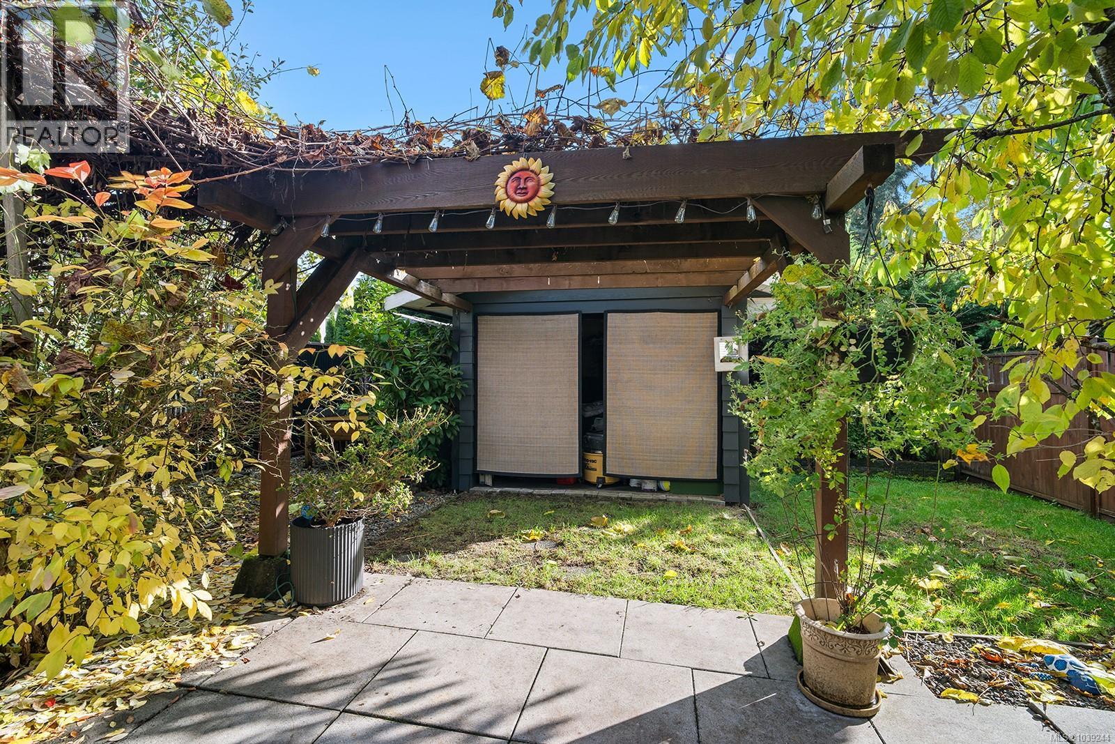 1440A 15th St W, Courtenay