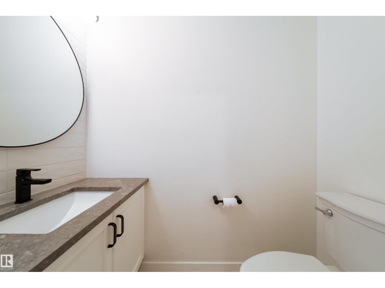 #48 12050 17 AV SW - 11