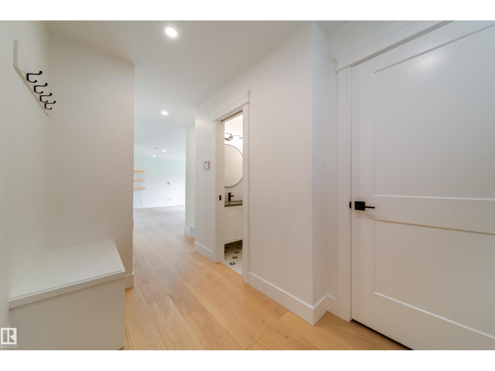 #48 12050 17 AV SW - 13