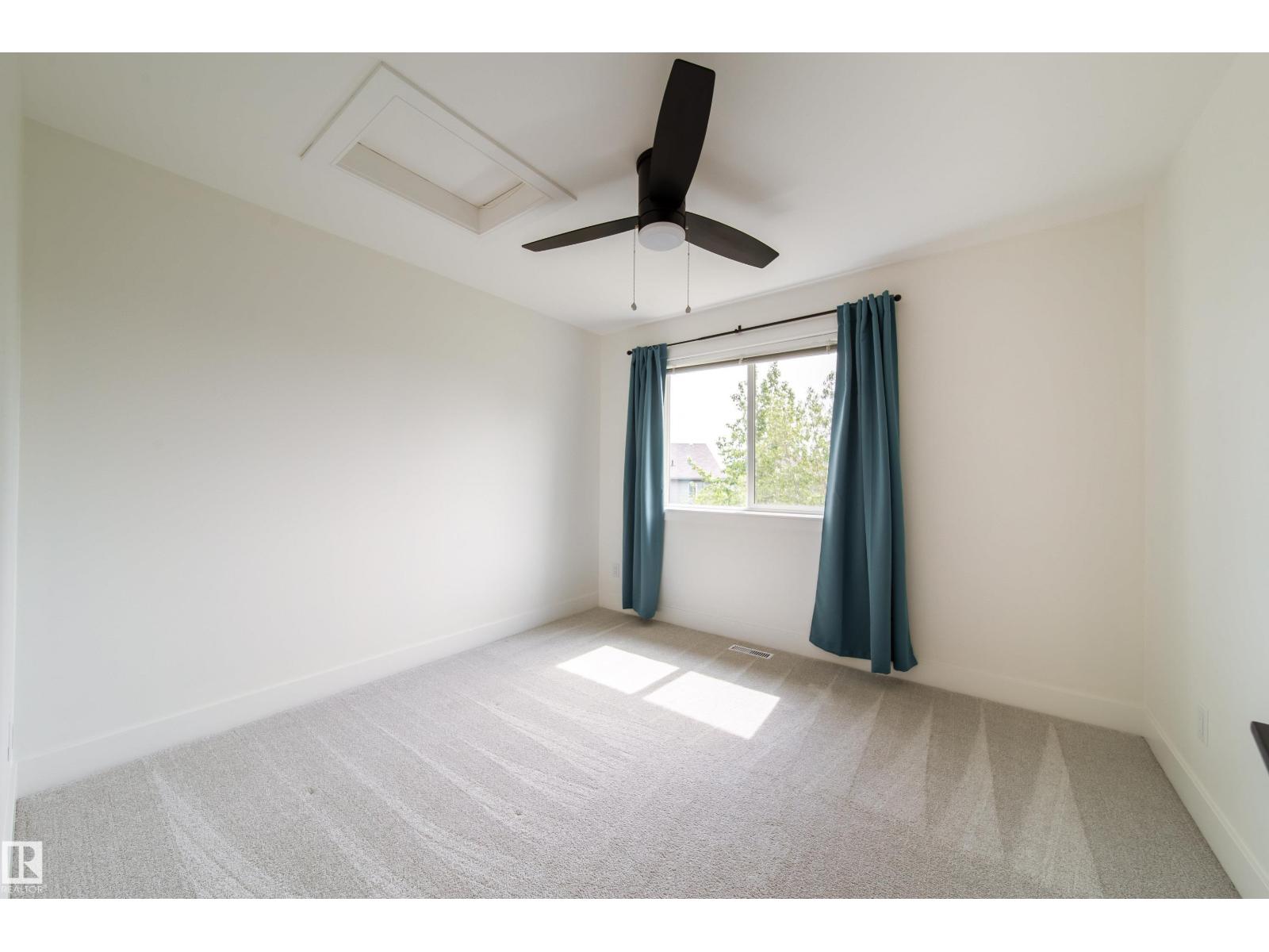 #48 12050 17 AV SW - 20