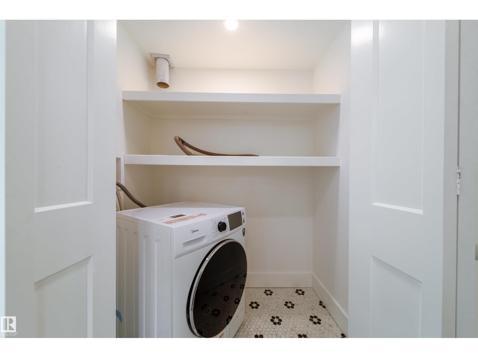 #48 12050 17 AV SW - 23