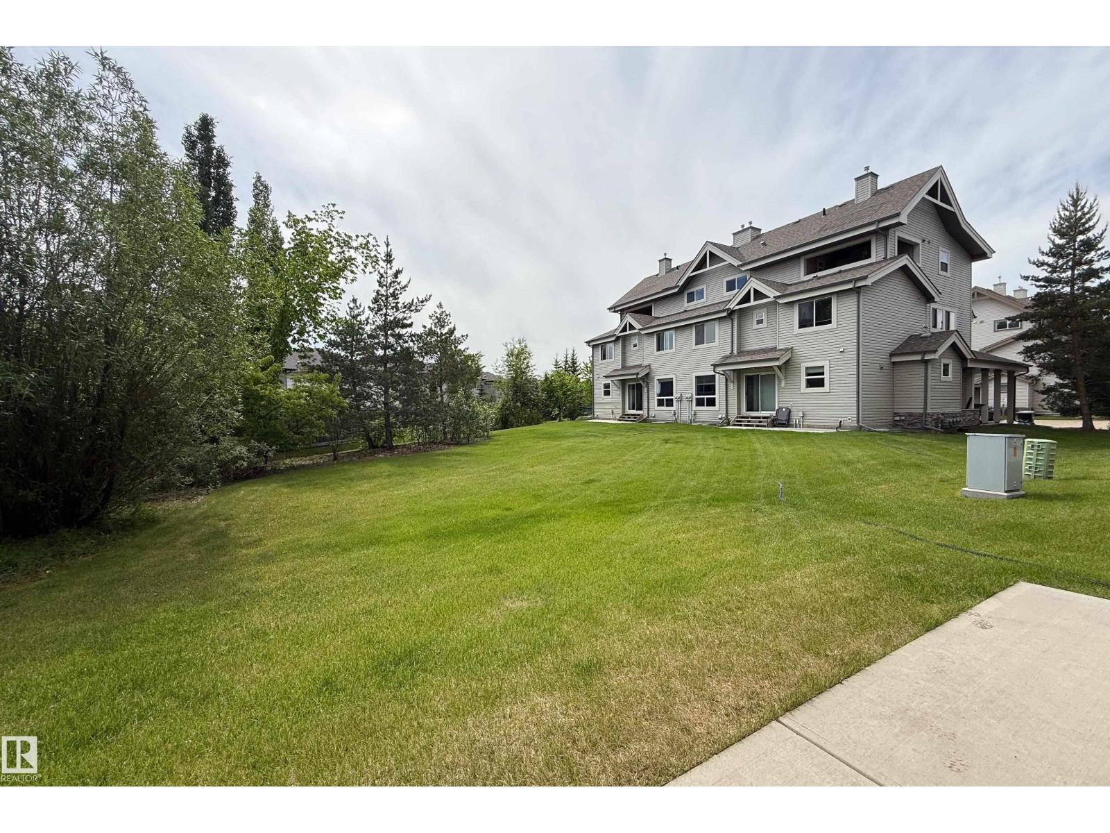 #48 12050 17 AV SW - 27