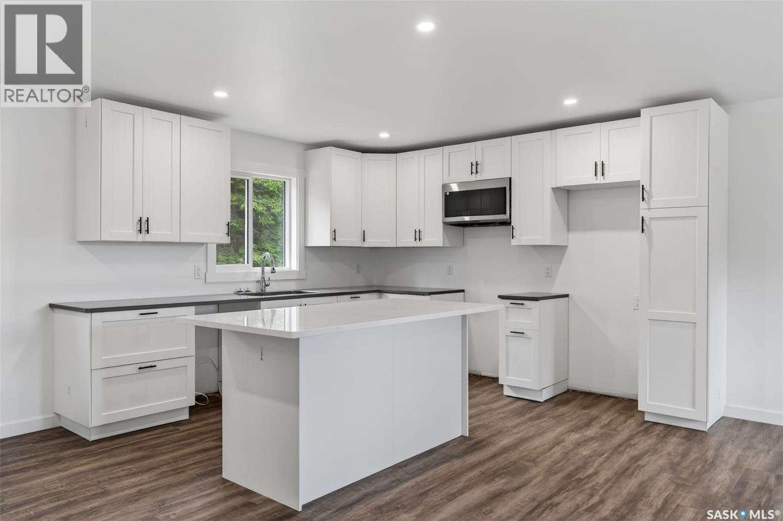 209 Central AVENUE S - 10