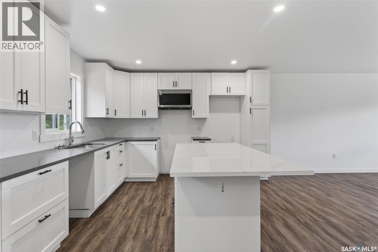 209 Central AVENUE S - 11