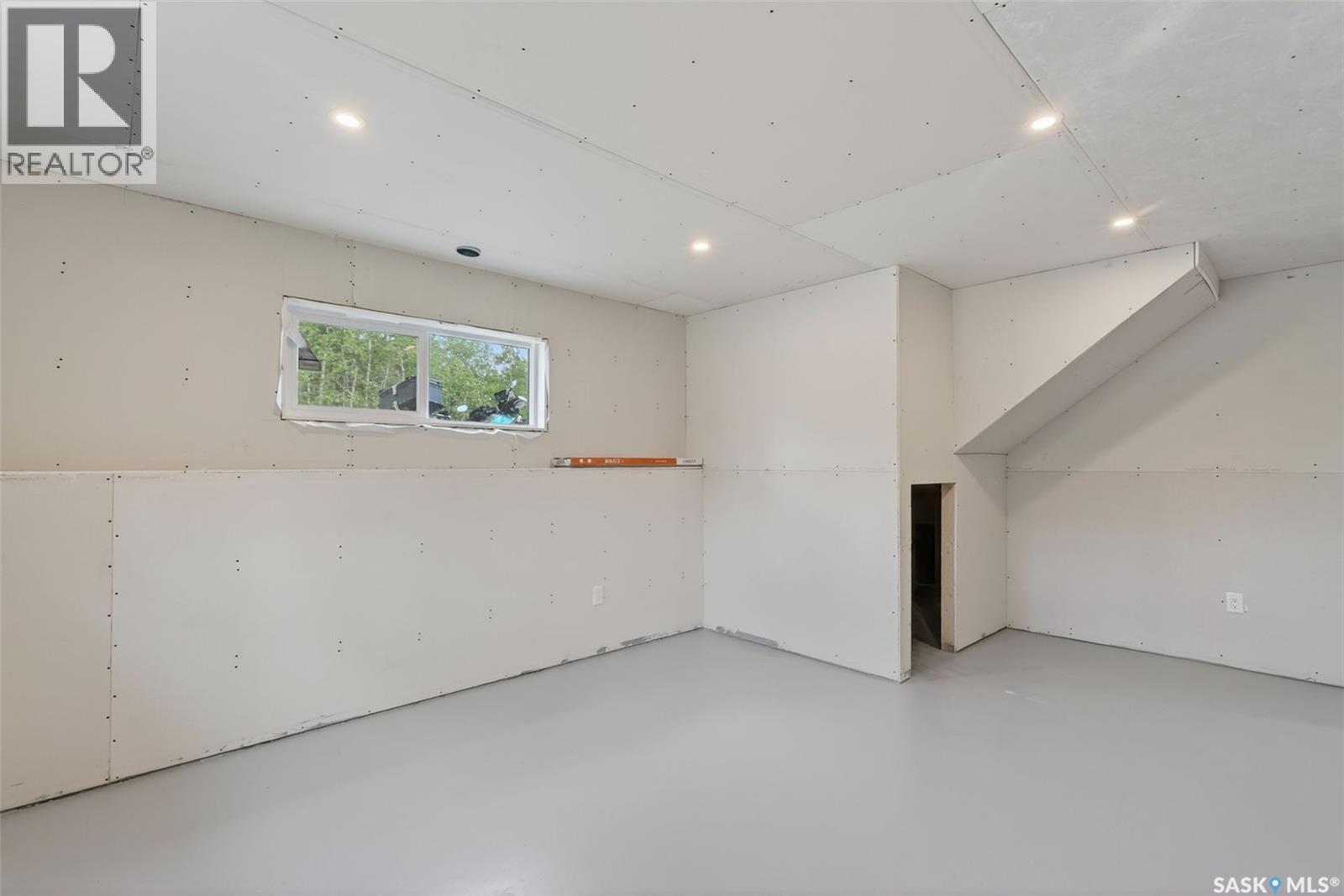 209 Central AVENUE S - 28