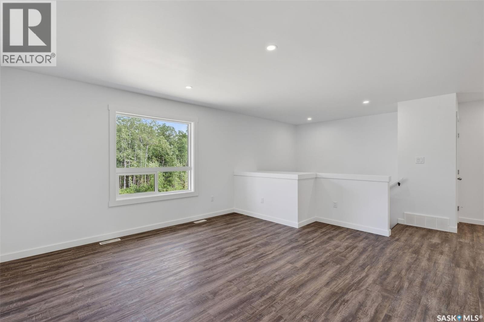 209 Central AVENUE S - 5