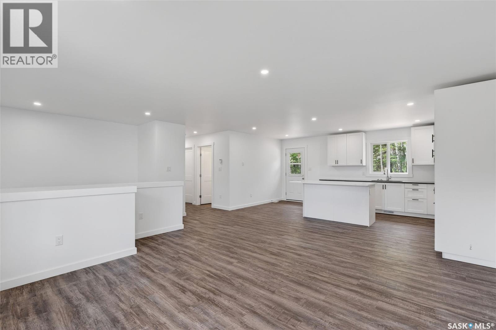 209 Central AVENUE S - 6