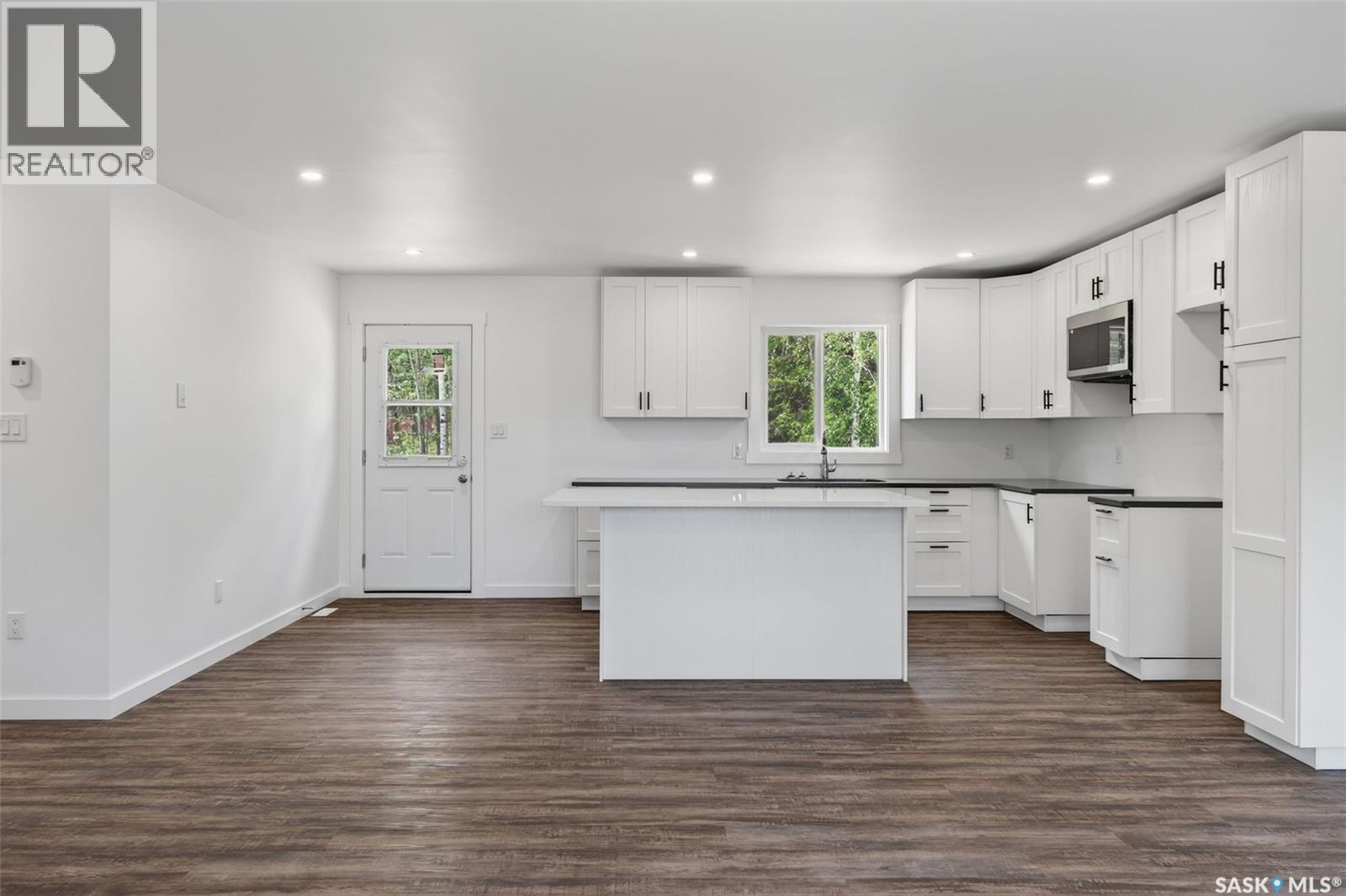 209 Central AVENUE S - 8