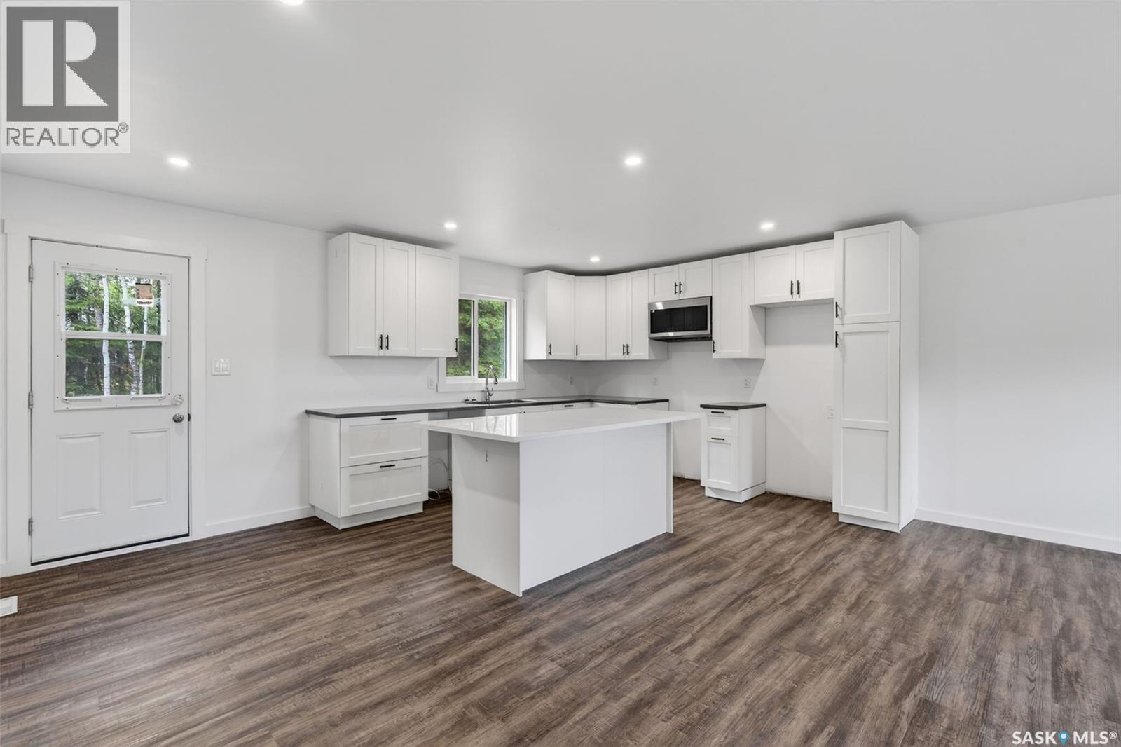209 Central AVENUE S - 9