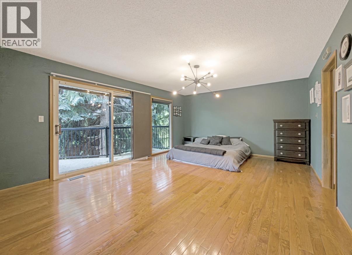 154 COUNTRY CLUB BOULEVARD - 24