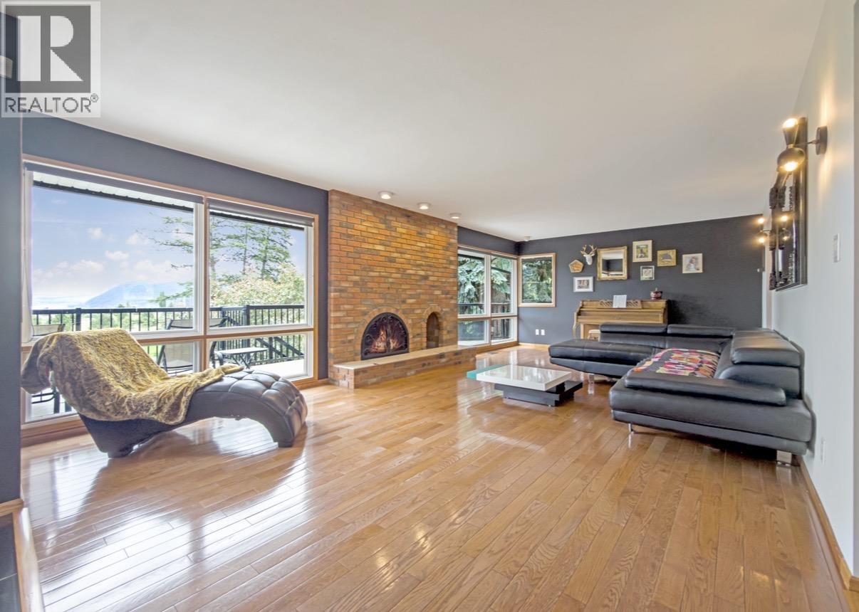 154 COUNTRY CLUB BOULEVARD - 21