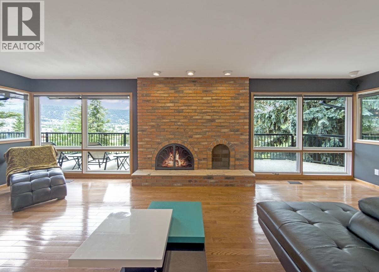 154 COUNTRY CLUB BOULEVARD - 23
