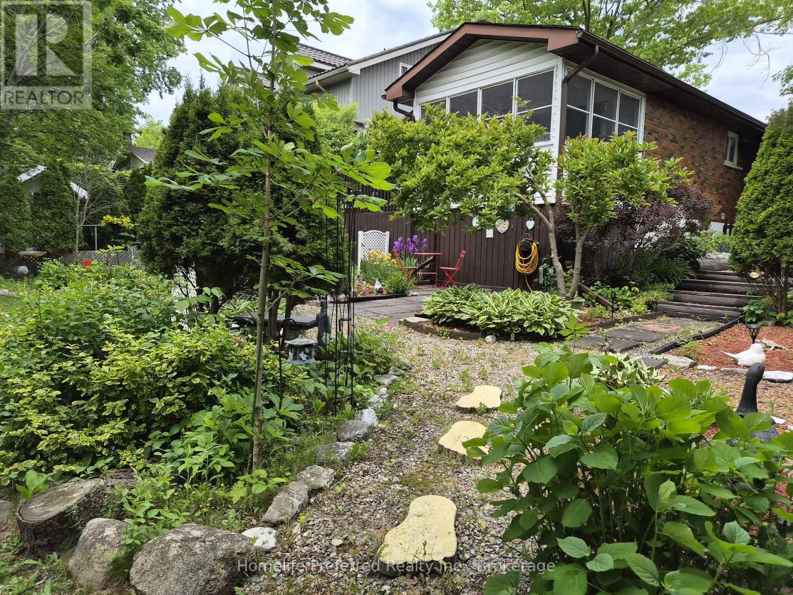 893 CUMBERLAND AVENUE - 2