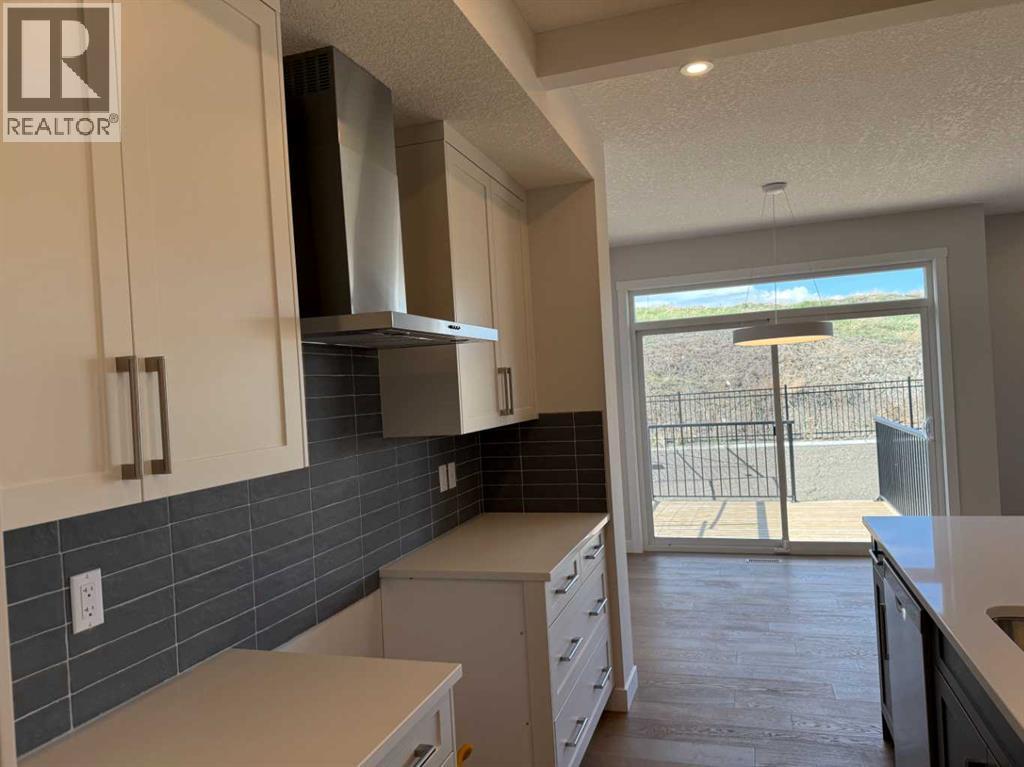 155 Sundown Crescent — photo 11
