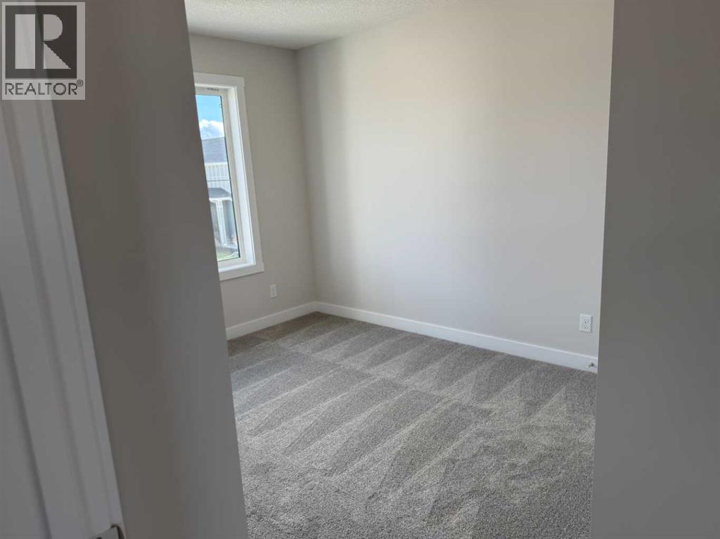 155 Sundown Crescent — photo 32