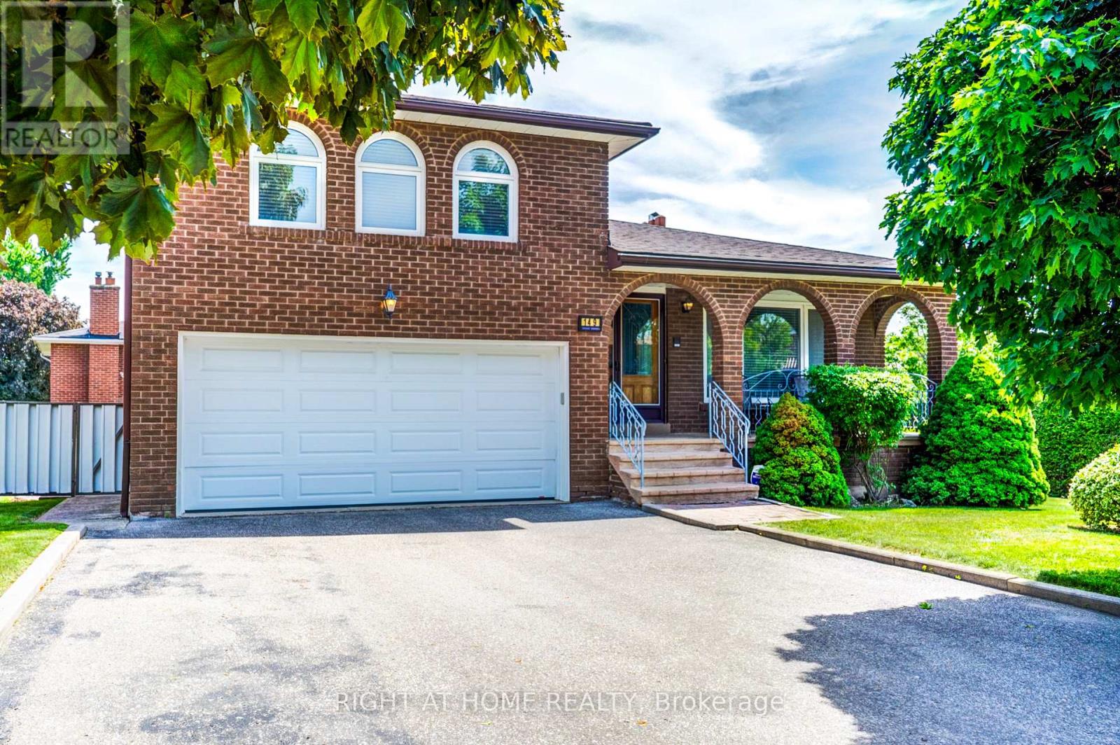 Listing photo of 149 JEANNE DRIVE W