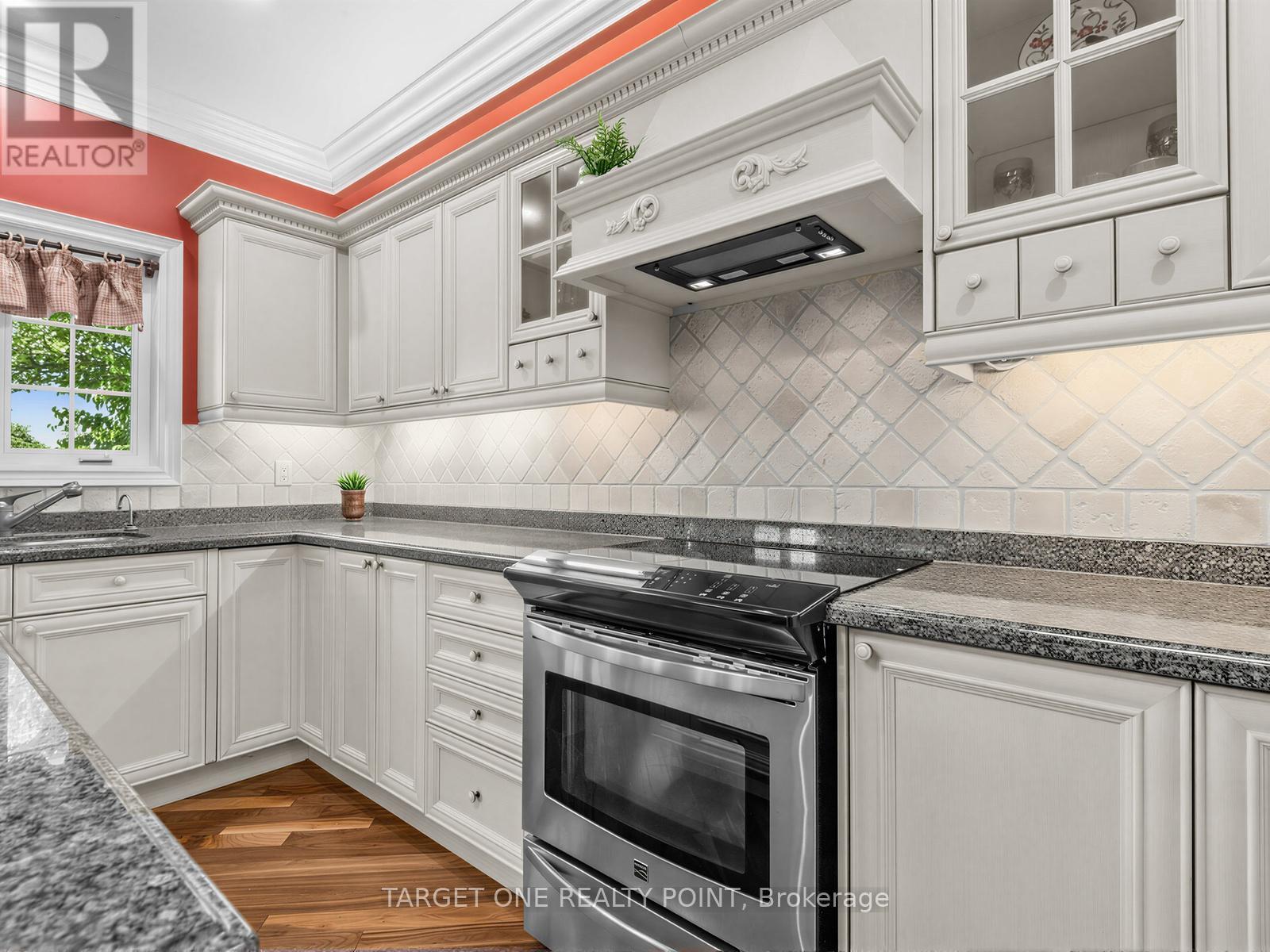 20 ORMSBY COURT - 12
