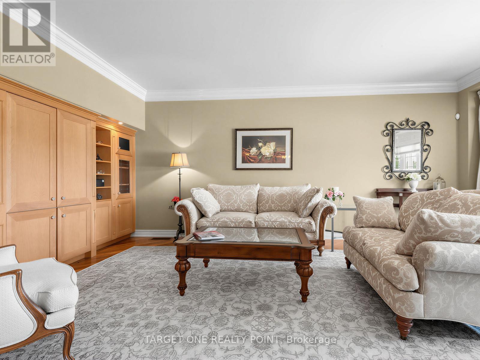 20 ORMSBY COURT - 16