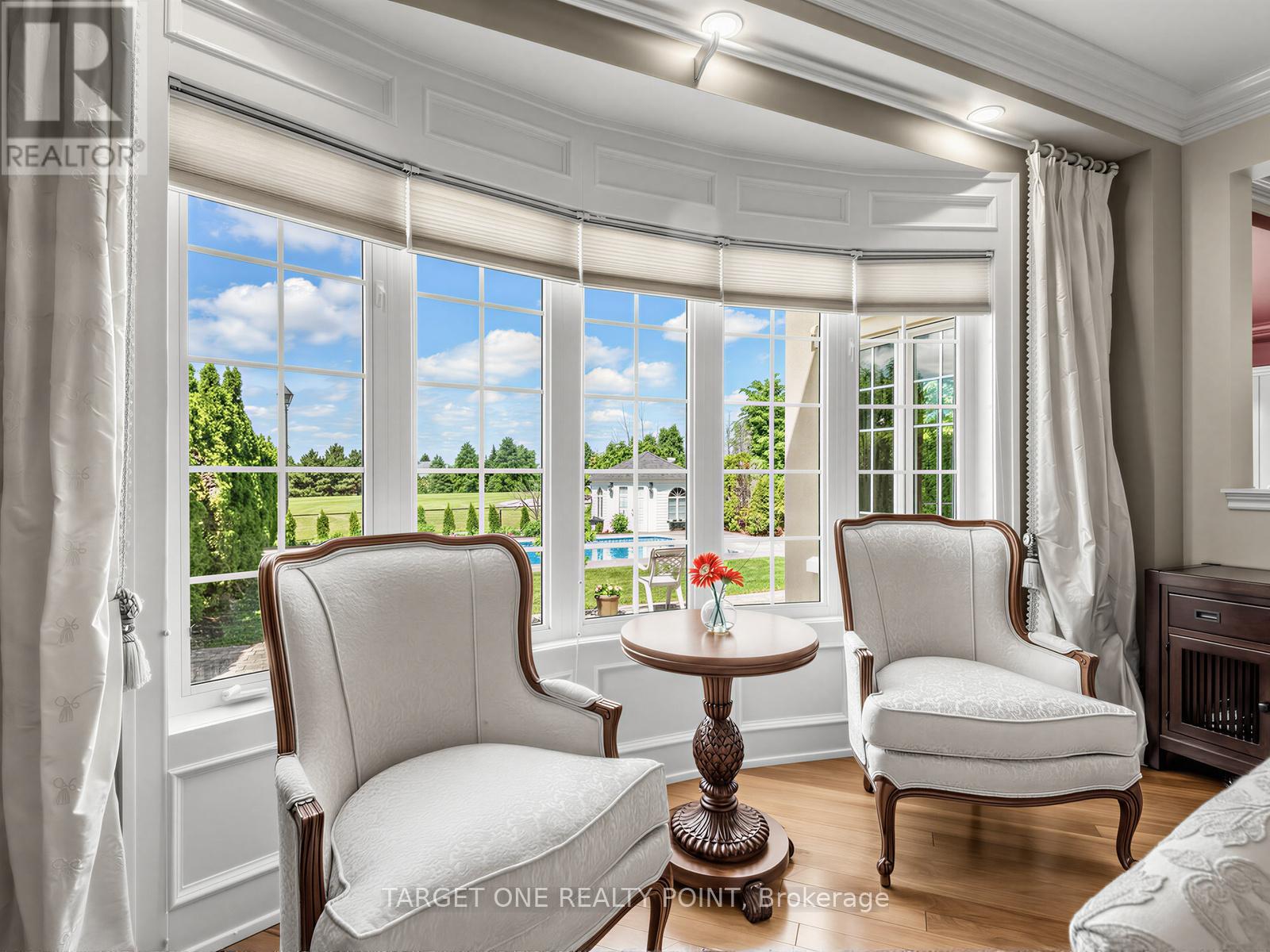 20 ORMSBY COURT - 18
