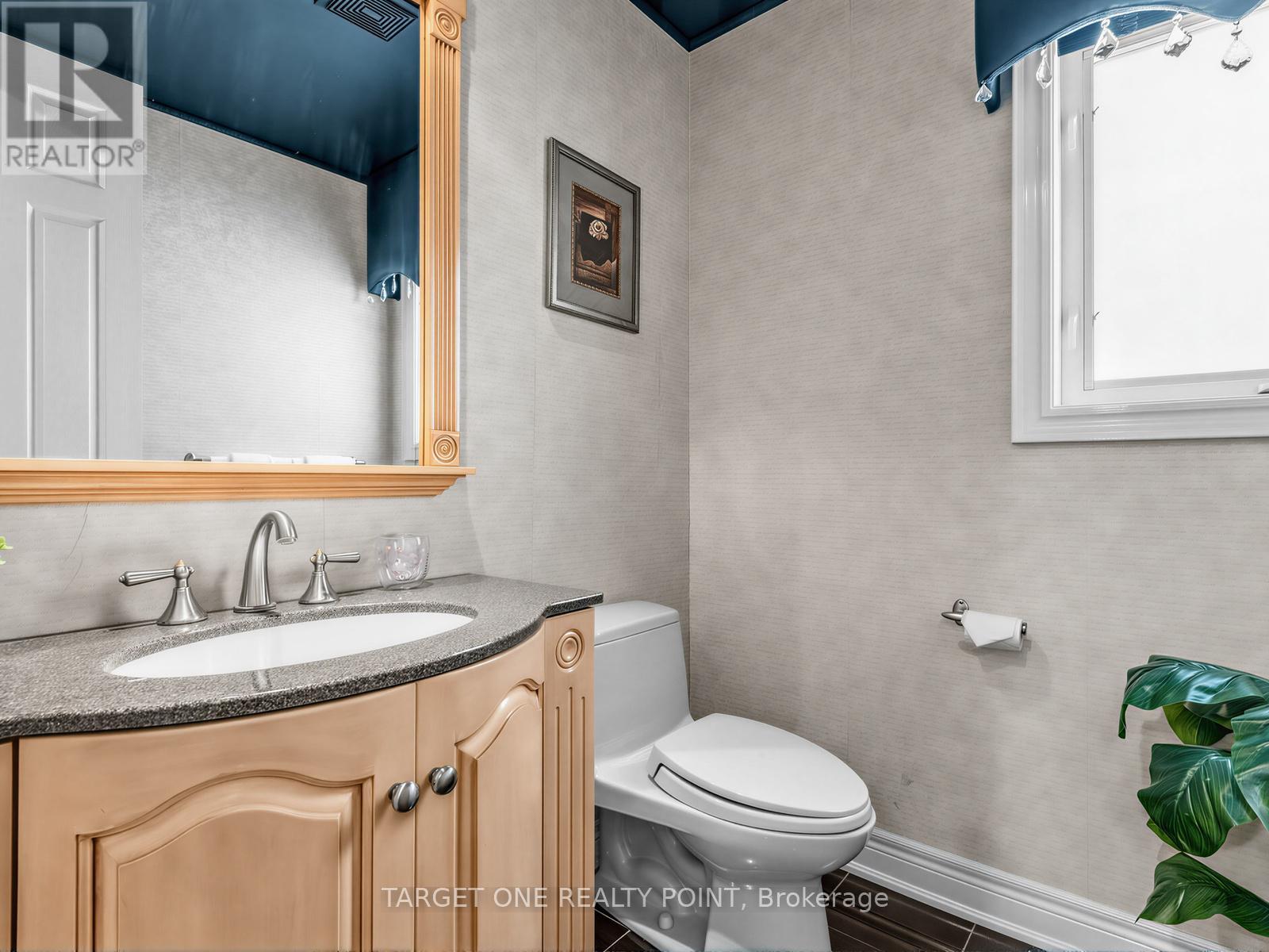 20 ORMSBY COURT - 22