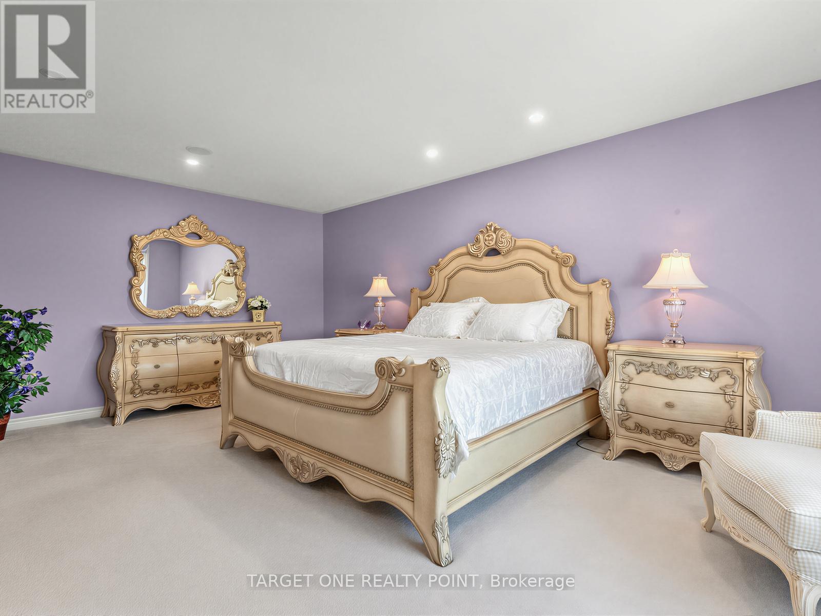 20 ORMSBY COURT - 26