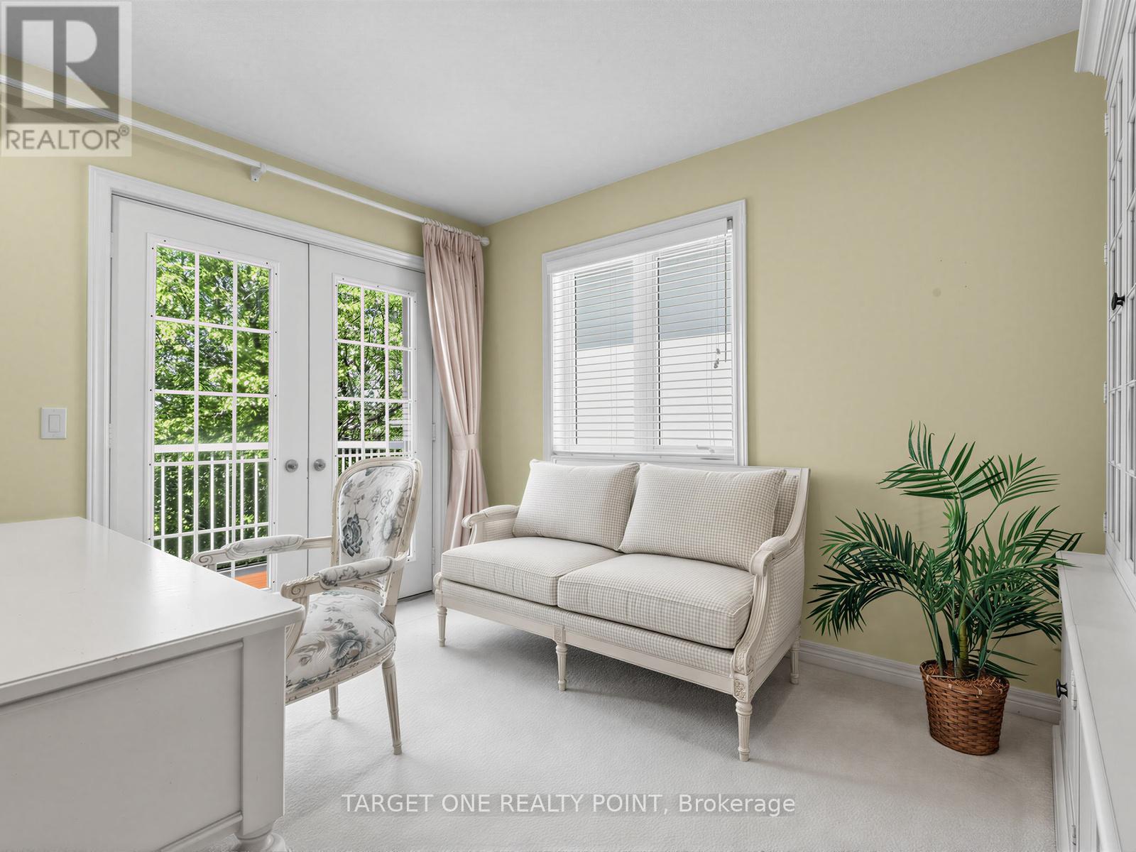 20 ORMSBY COURT - 27