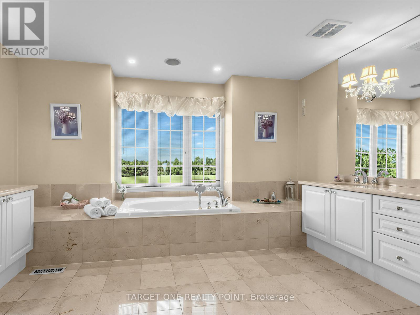 20 ORMSBY COURT - 28