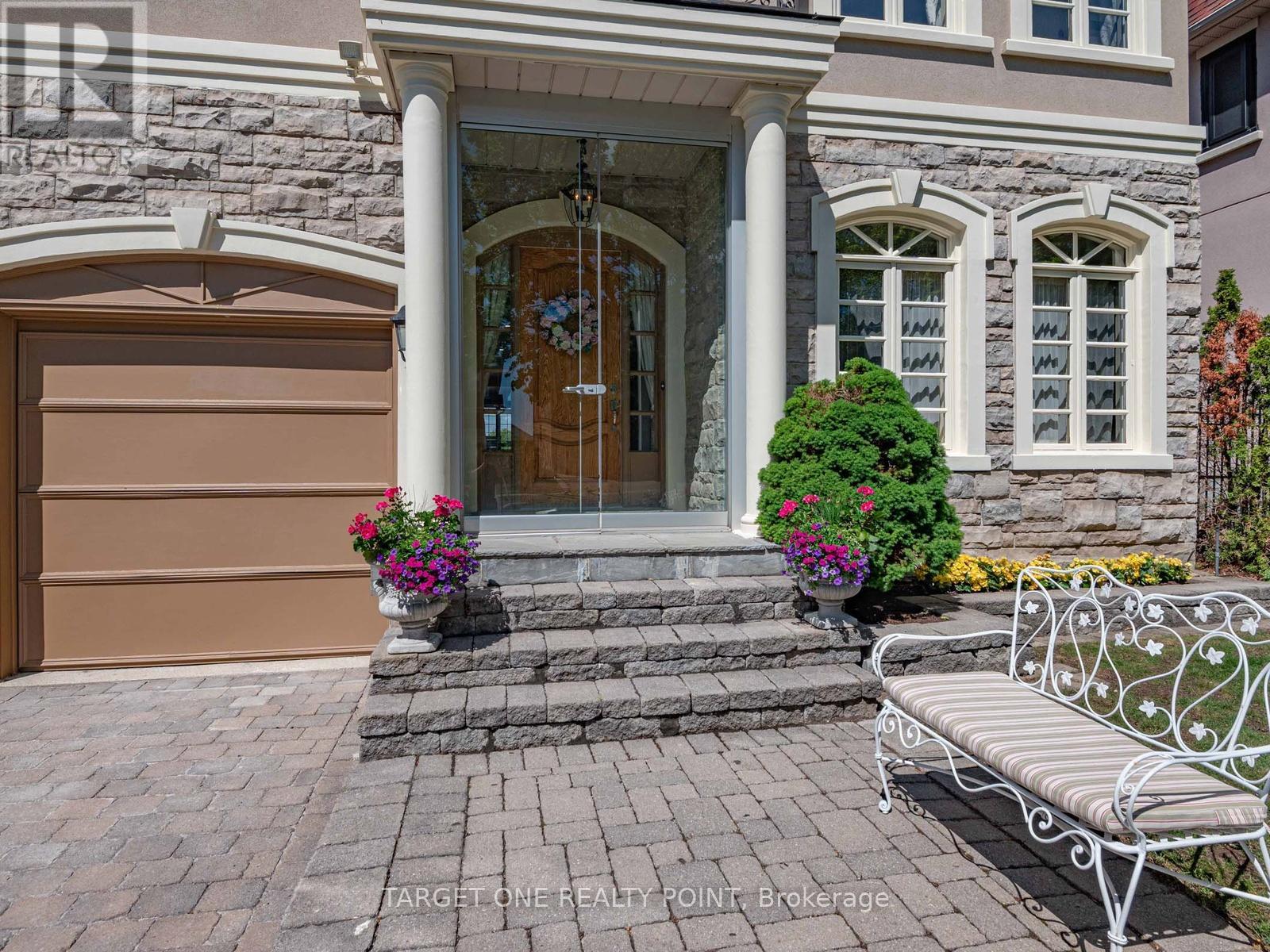 20 ORMSBY COURT - 3