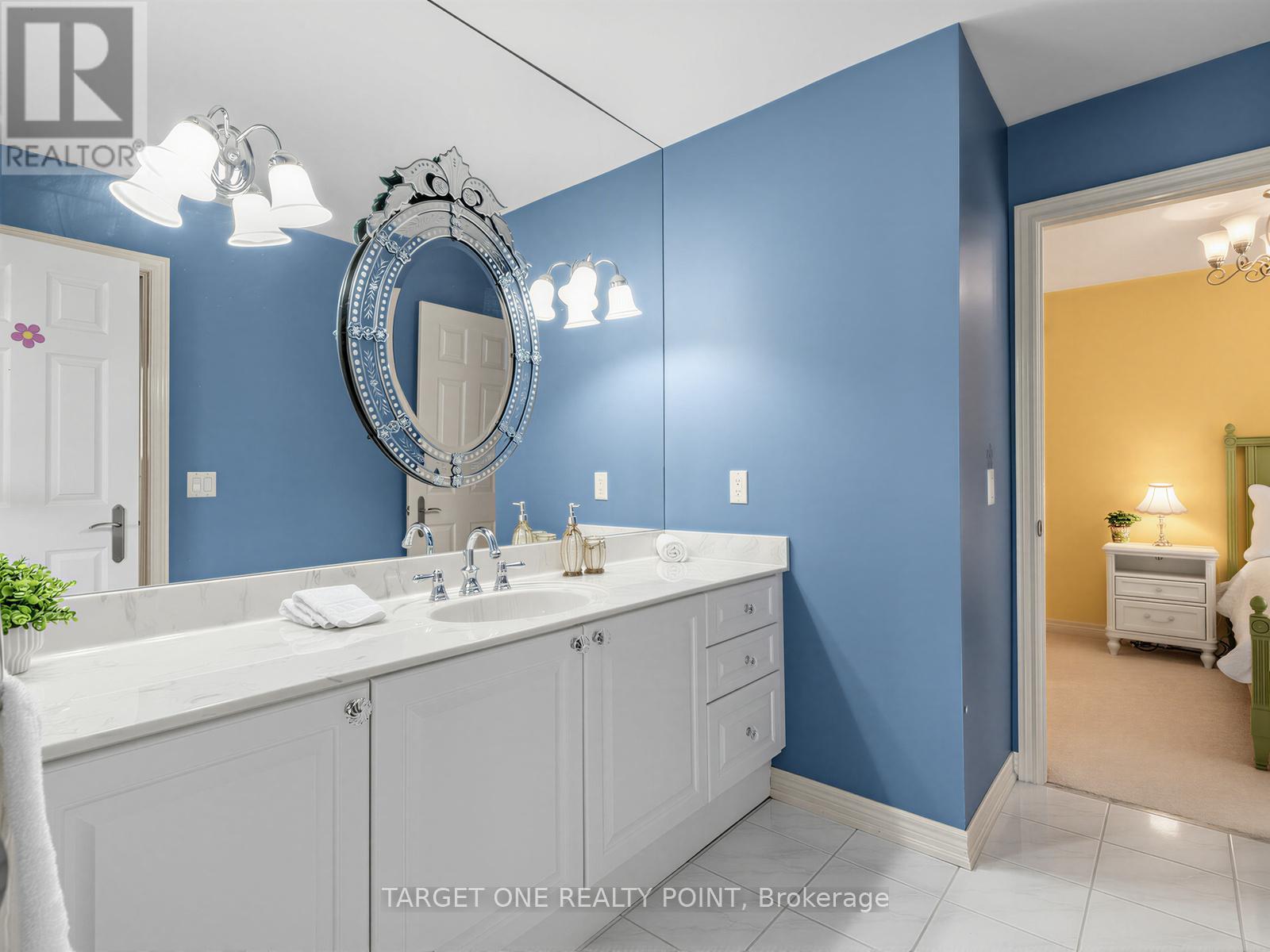 20 ORMSBY COURT - 33