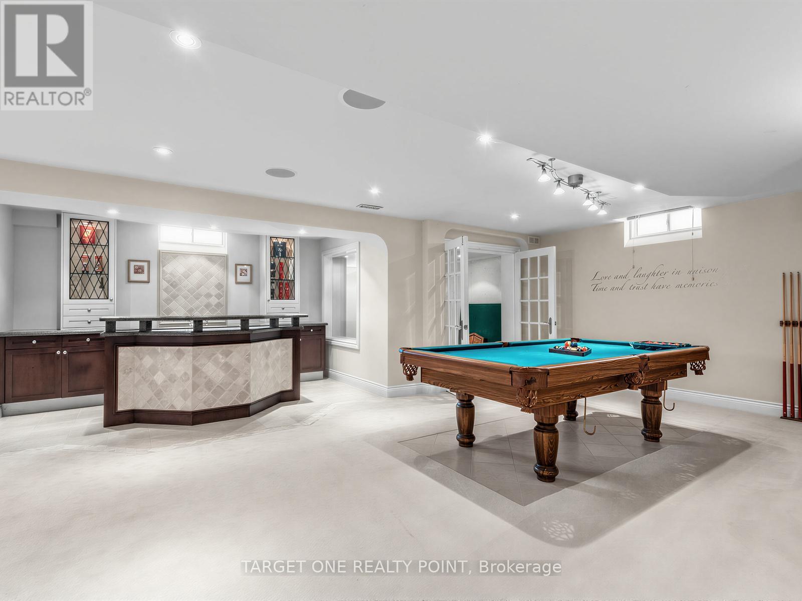20 ORMSBY COURT - 37