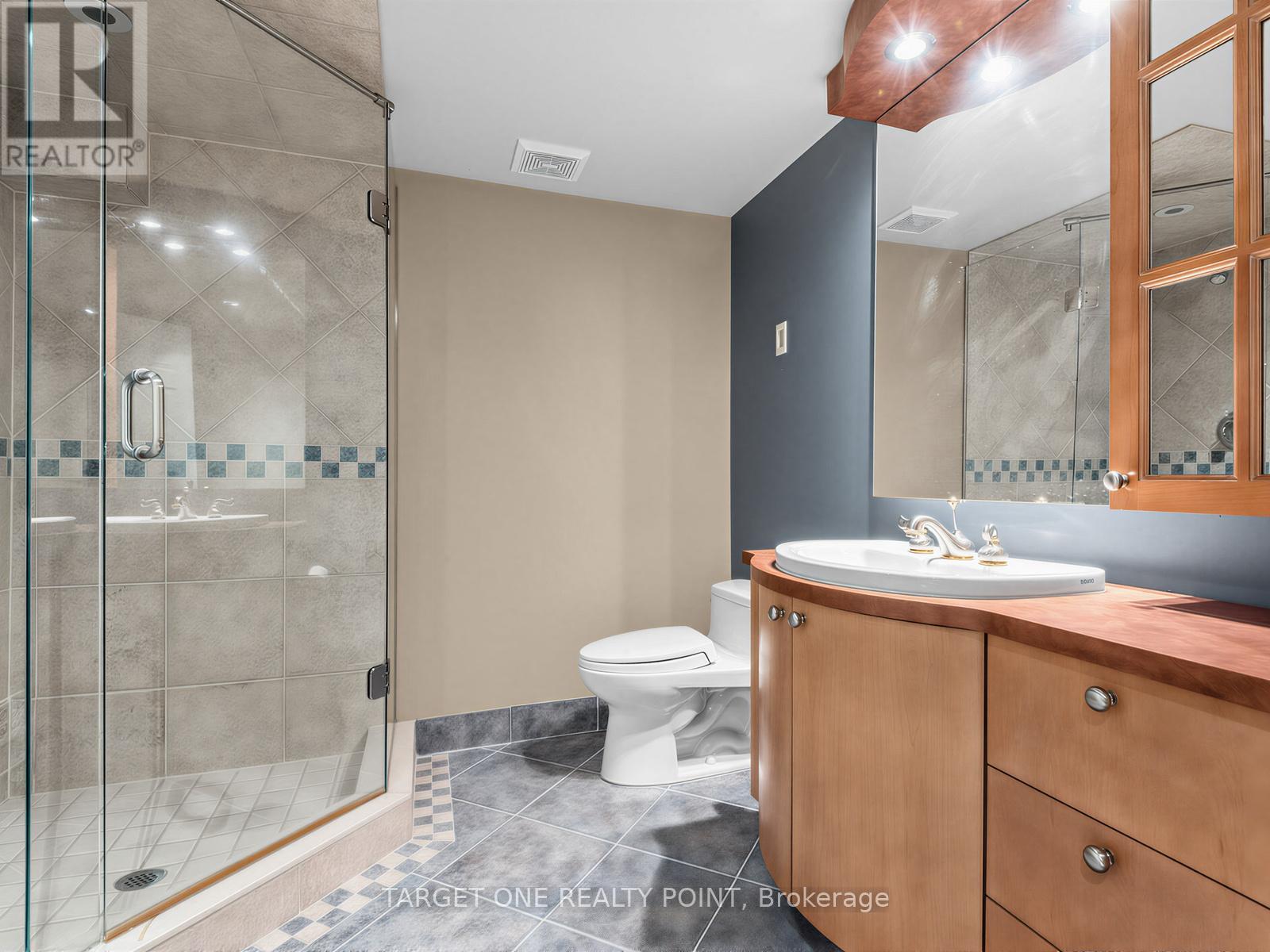 20 ORMSBY COURT - 42