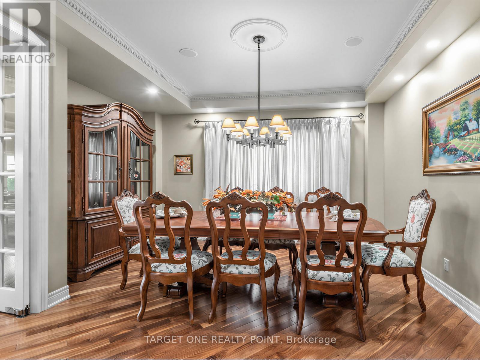20 ORMSBY COURT - 8