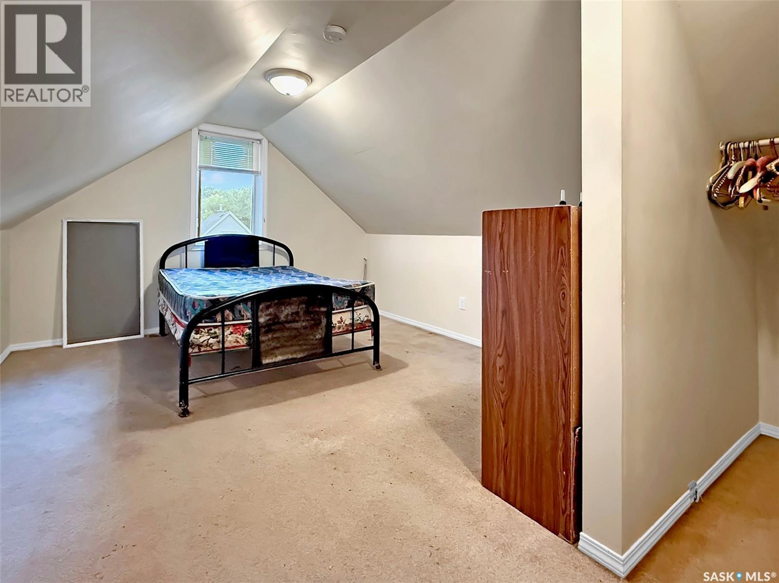 239 8TH AVENUE NE - 14
