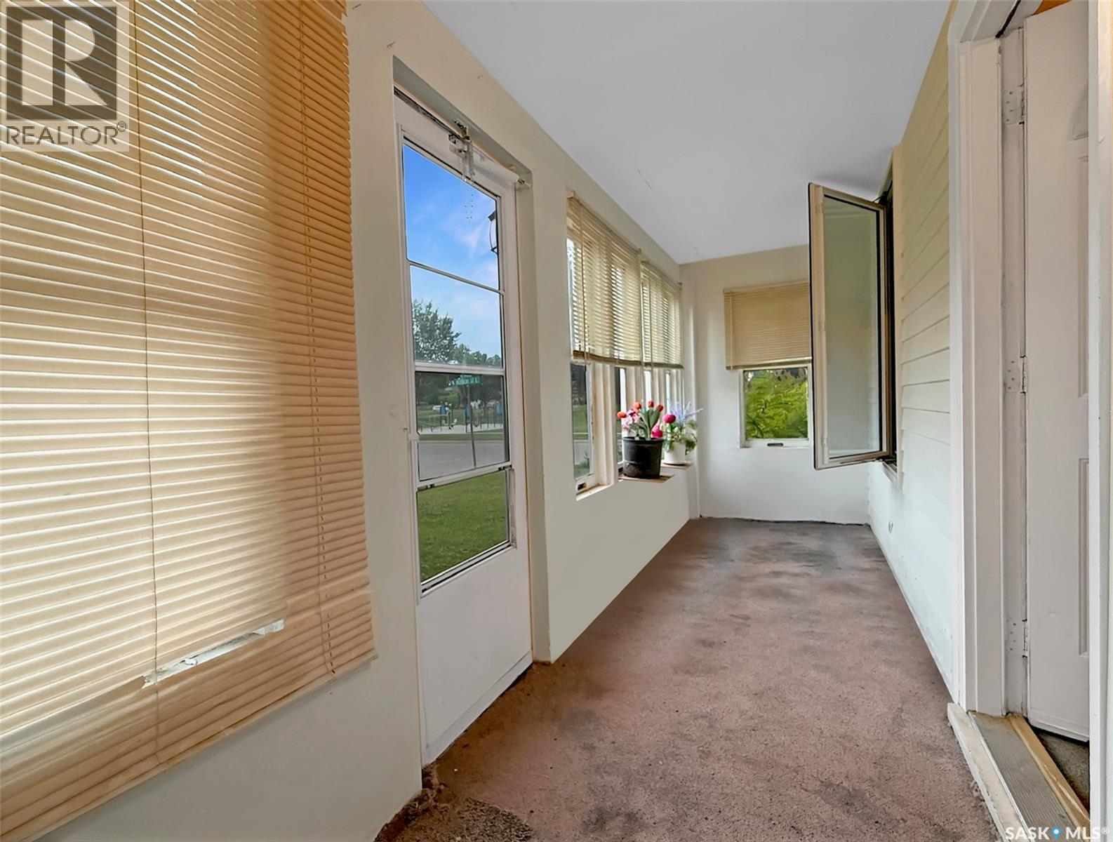 239 8TH AVENUE NE - 9