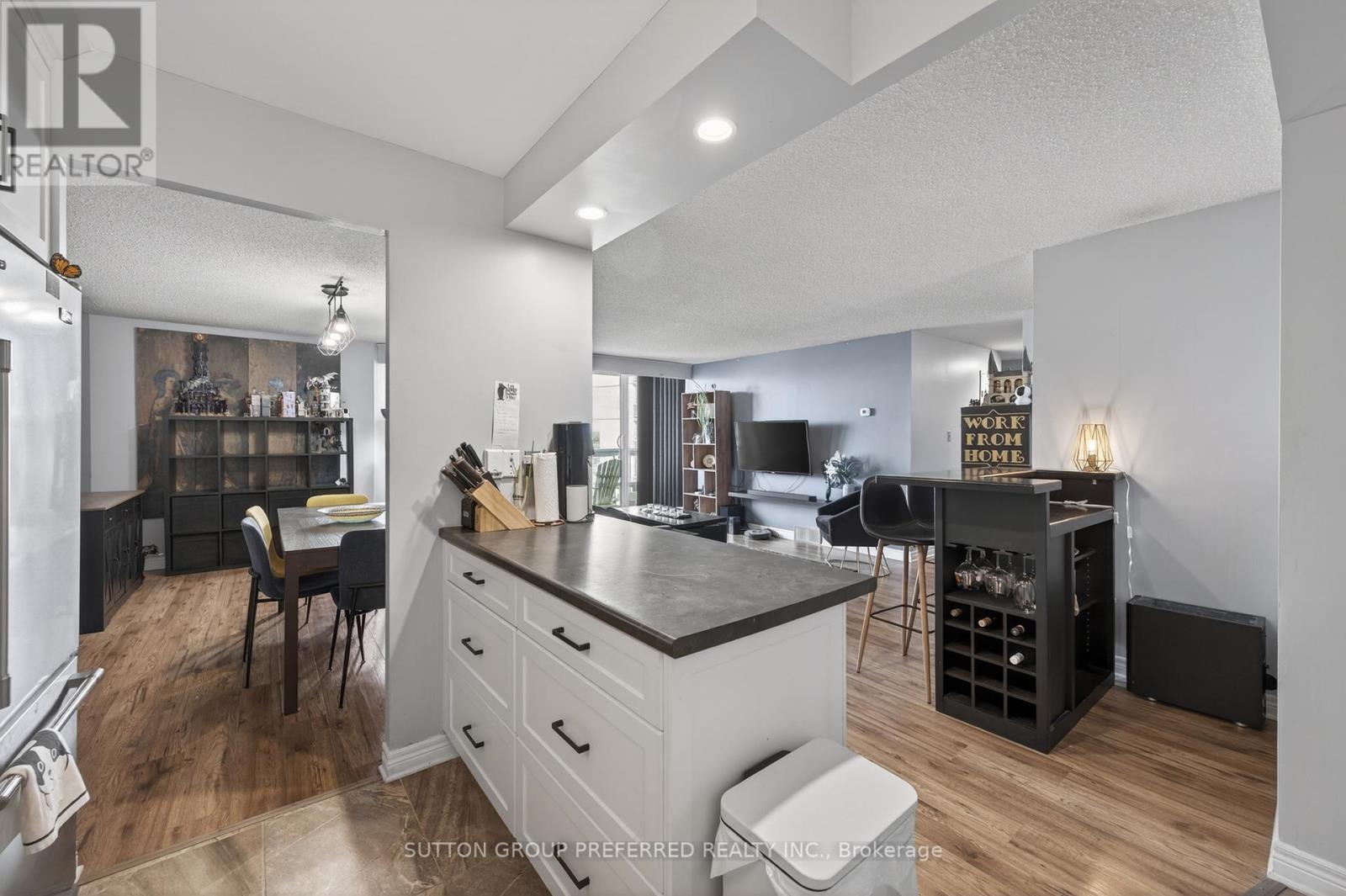 #704 363 COLBORNE STREET - 10