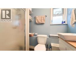 56 Warwick Avenue, Burnaby, BC V5B3X3 Photo 8