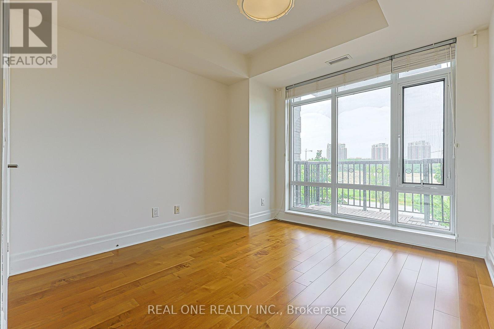 #214 111 UPPER DUKE CRESCENT - Image 24