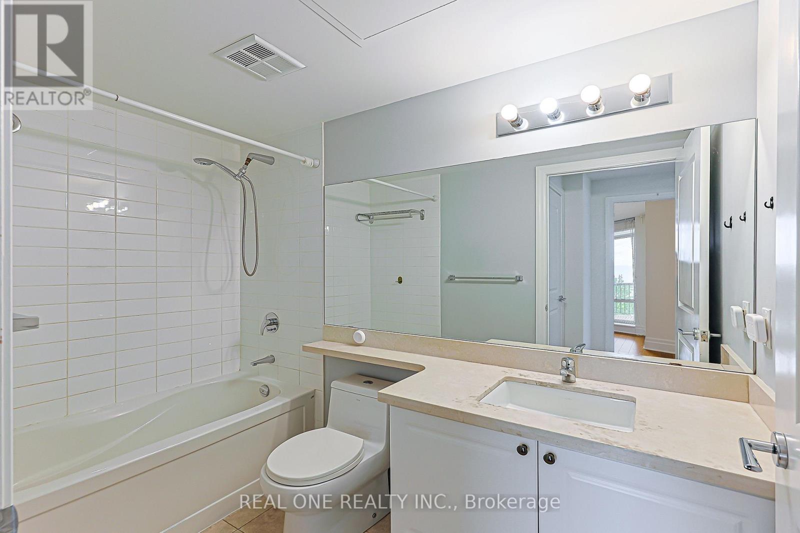 #214 111 UPPER DUKE CRESCENT - Image 27