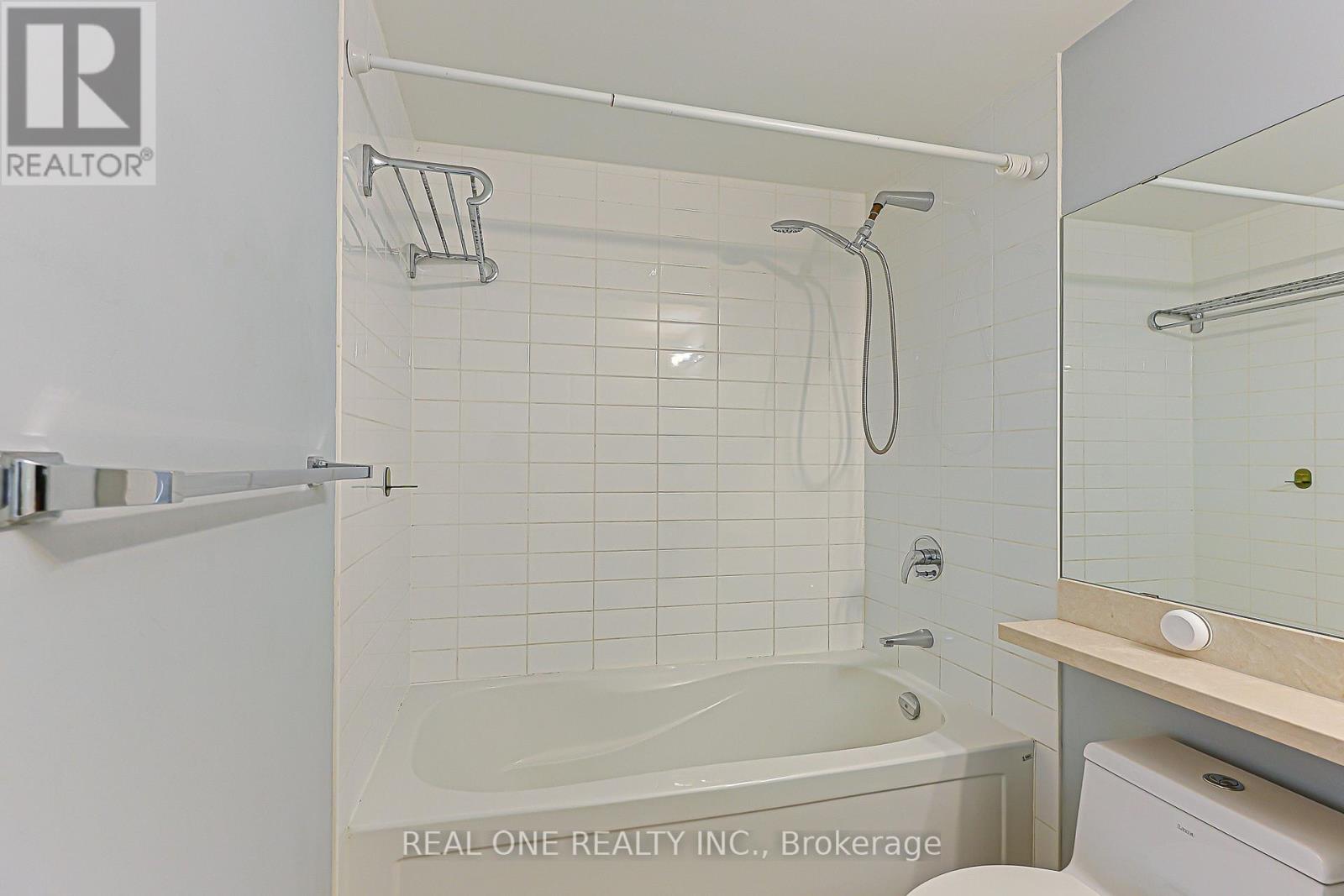 #214 111 UPPER DUKE CRESCENT - Image 28