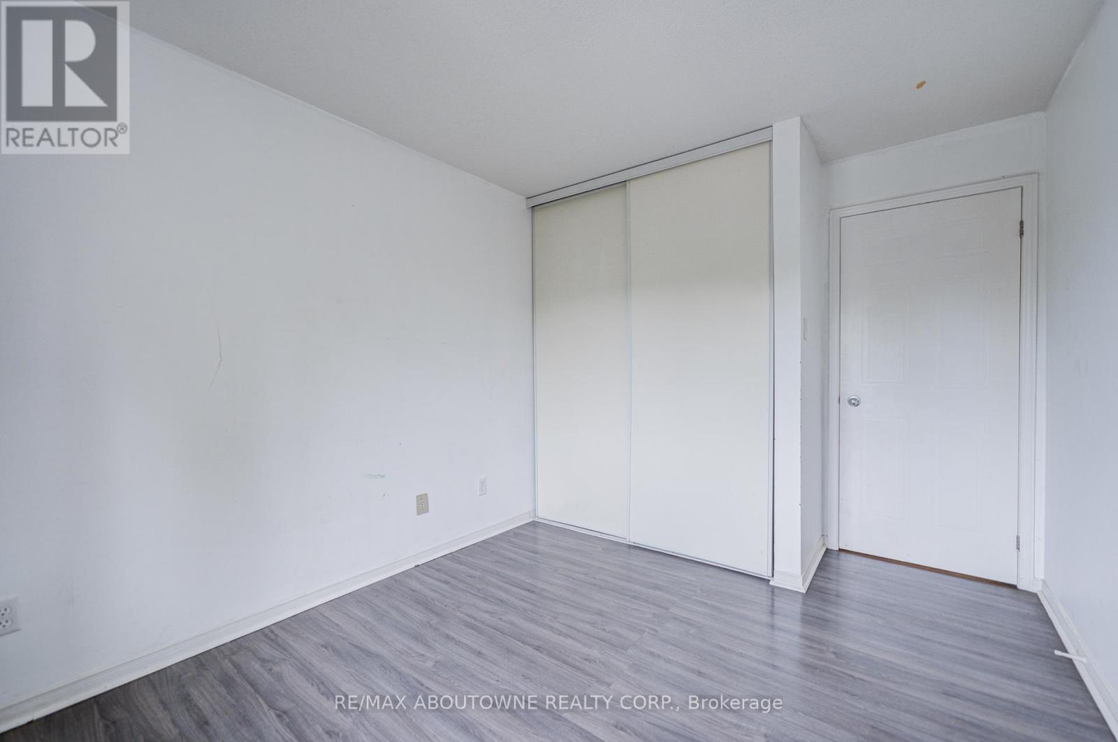 #1832 1476 PILGRIMS WAY - 33