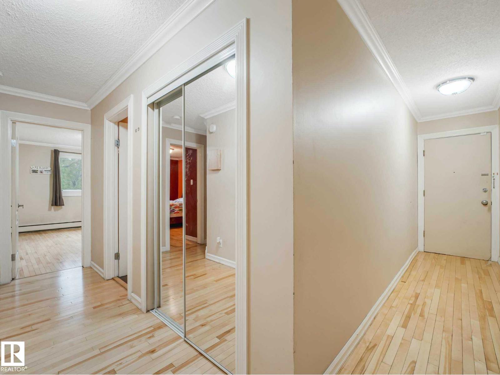 #403 10165 113 ST NW - 4