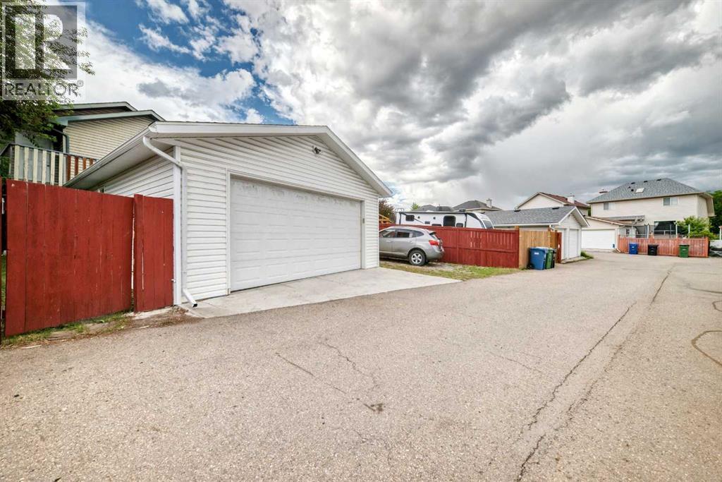 137 Erin Meadow Bay SE — photo 31