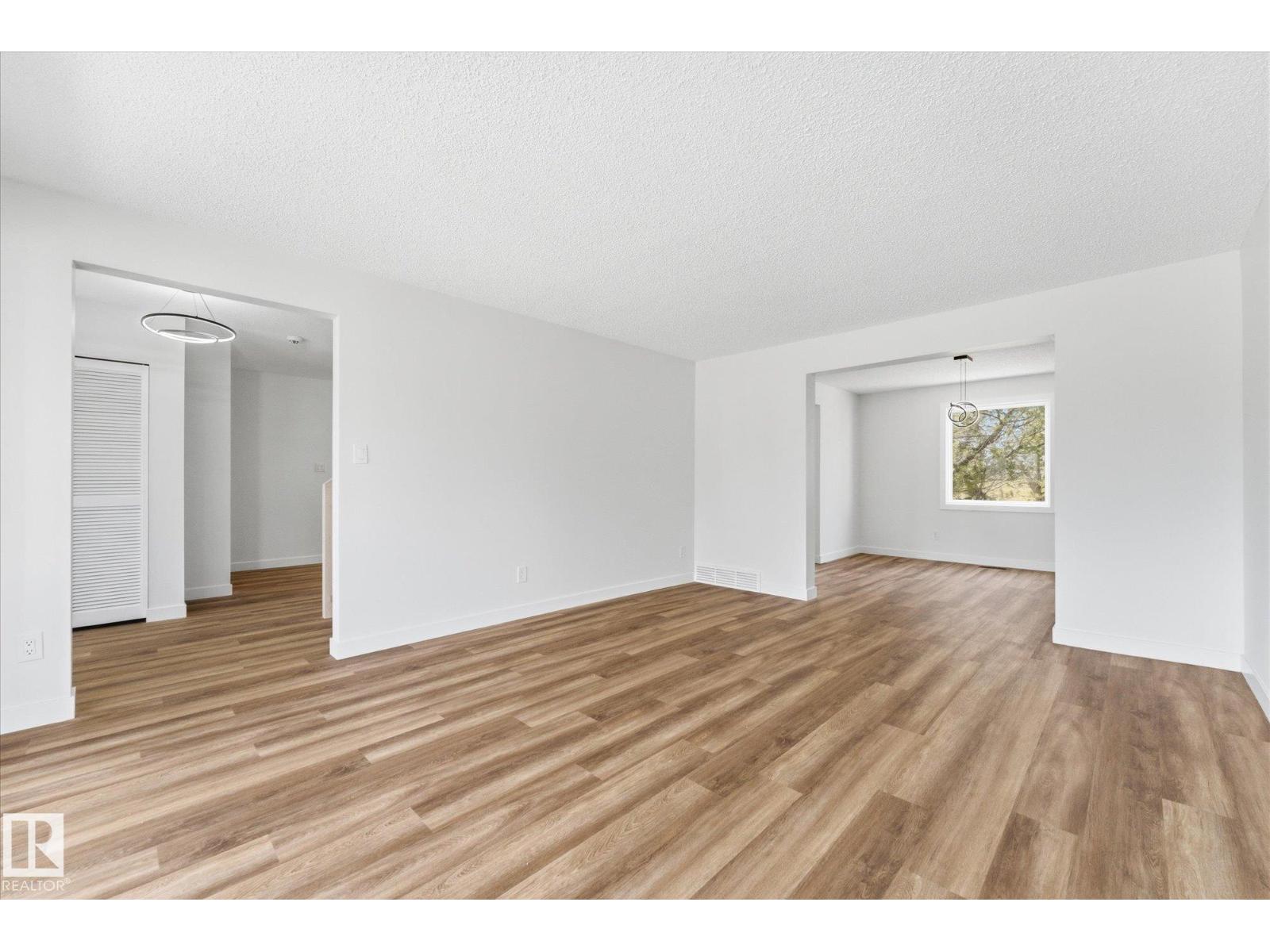 4224 110 ST NW - 14
