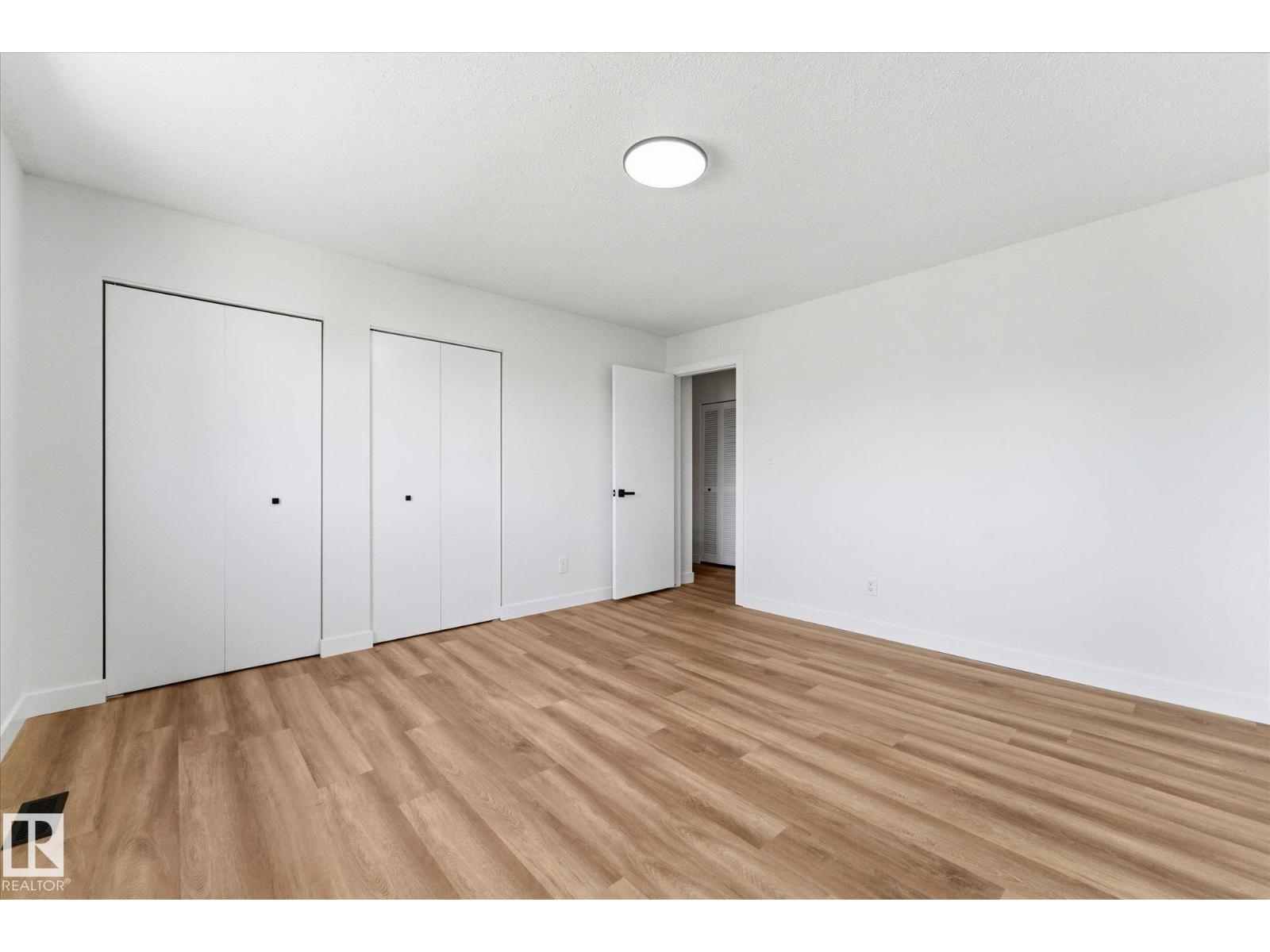 4224 110 ST NW - 23