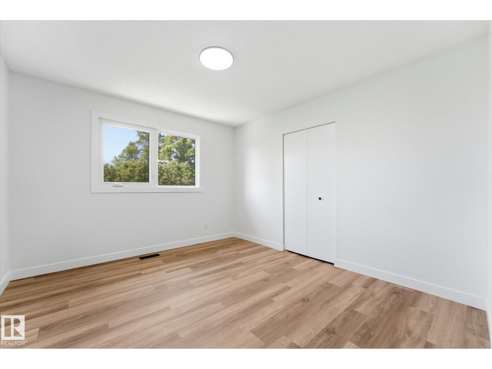 4224 110 ST NW - 27