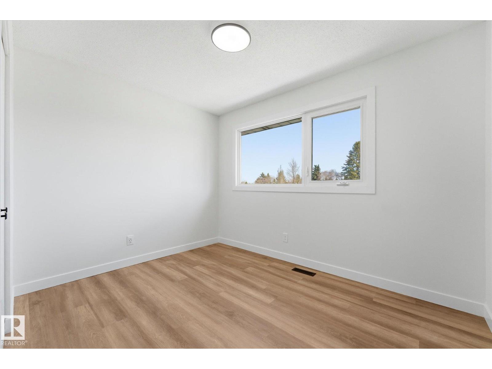 4224 110 ST NW - 30