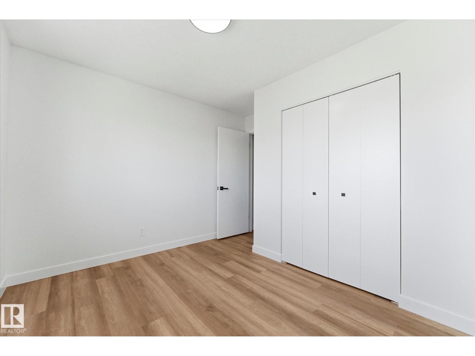 4224 110 ST NW - 31