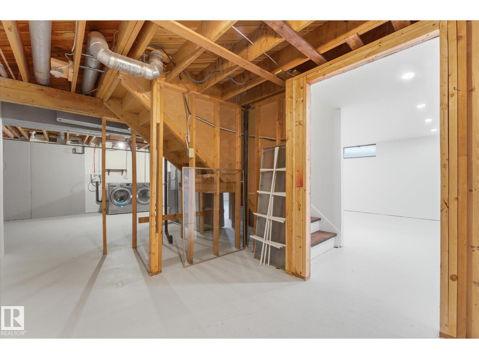 4224 110 ST NW - 34