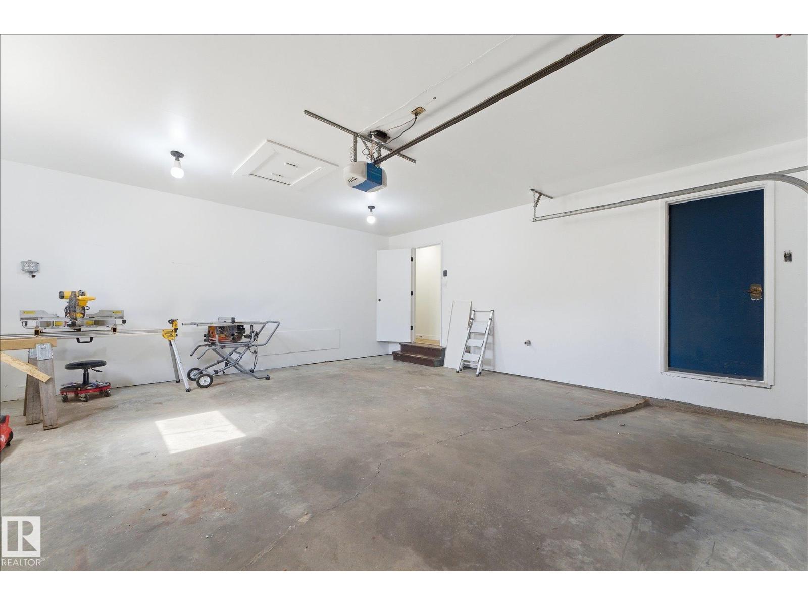 4224 110 ST NW - 42